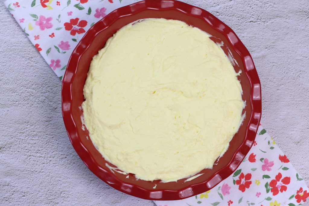lemon cheesecake in a red pan