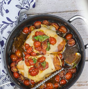 Easy chickeken caprese in a pan