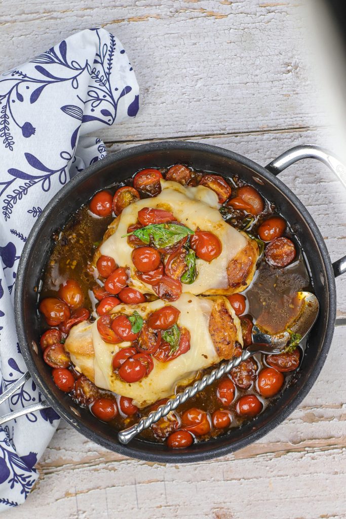 Easy chickeken caprese in a pan