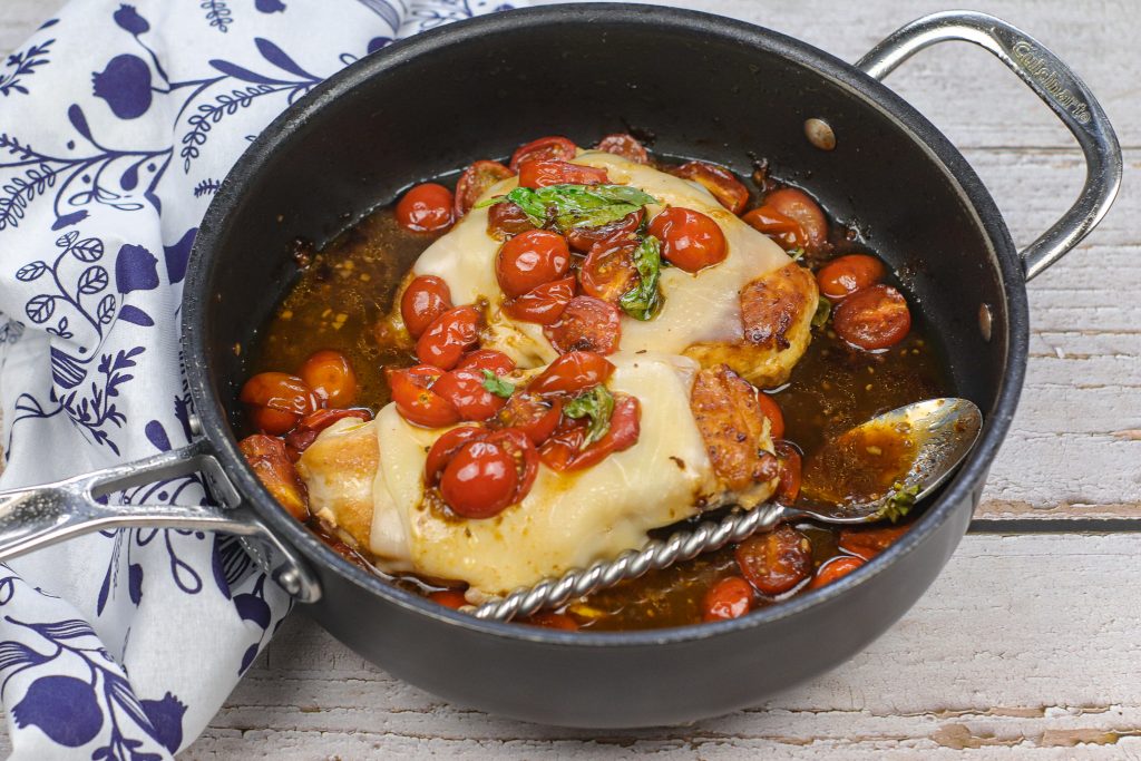 caprese chicken recipe in a pan