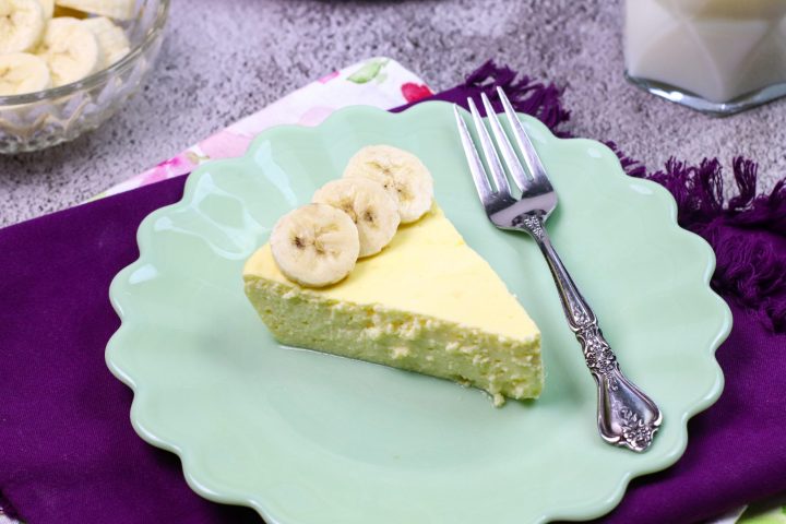 banana cheesecake on a green wheel