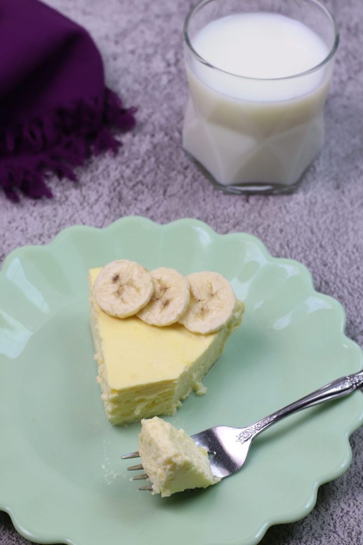 banana cheesecake on a green plate