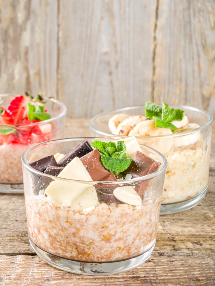 two glass bowls of overnight oats