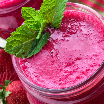 Delicious Beet and Berries Smoothie