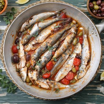 pesce azzurro sardine gratinate con pomodor e olive